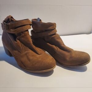 American Eagle Buckle Strap Ankle Boots Sz 9 Women's 2" Heel Brown Faux Suede